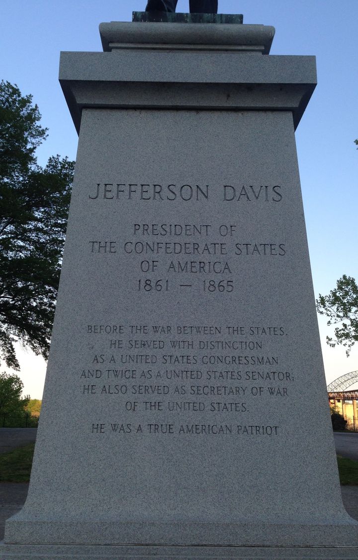 Jefferson Davis statue in Memphis 