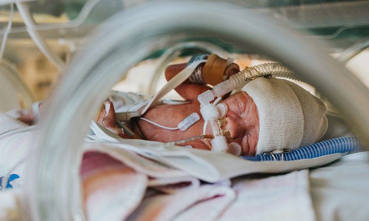 Photographer Alex Warden documented her son’s time in the NICU.