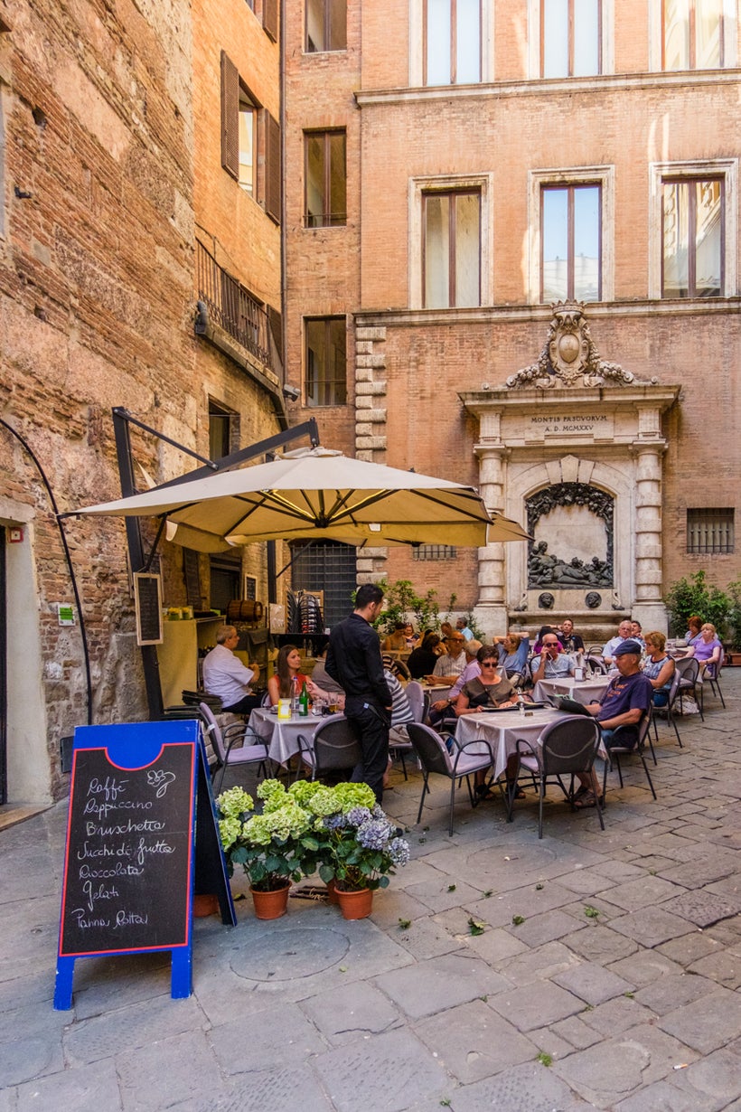 <a rel="nofollow" href="http://www.globalyodel.com/yodels/curio-collection-local-guide-siena/" target="_blank">Siena Italy -