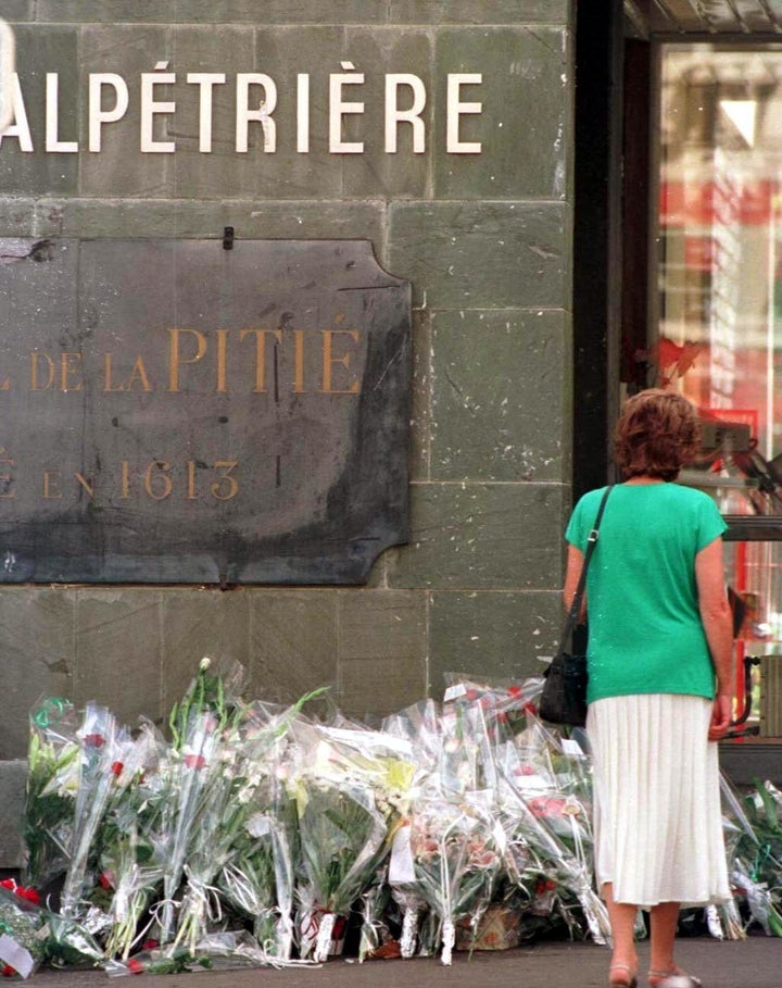 Flowers lain at the Pitie Salpetriere in Paris, France after it was announced Diana had died 