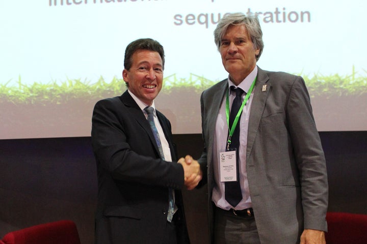 <p><em>Alain Vidal, CGIAR System Organization & Stéphane Le Foll, former French</em> <em>Minister of Agriculture, Agribusiness and Forestry and Vice-President of 4p1000 initiative, sign the agreement between 4p1000 and CGIAR at Agropolis International in Montpellier, France.</em></p>