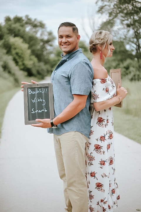 Woman Surprises Husband With Unexpected Pregnancy Announcement During Romantic Photoshoot 