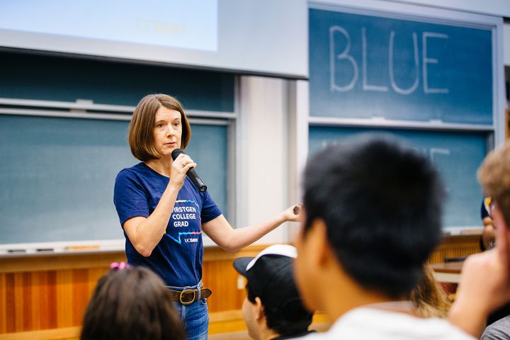 <p>Vice Provost of Undergraduate Education Carolyn Thomas, a first-generation graduate, talks to students during orientation at UC Davis.</p>