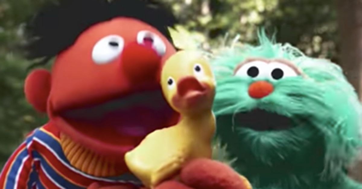 ‘Sesame Street’ Turns ‘Despacito’ Into A Bilingual Ode To Rubber Ducks ...