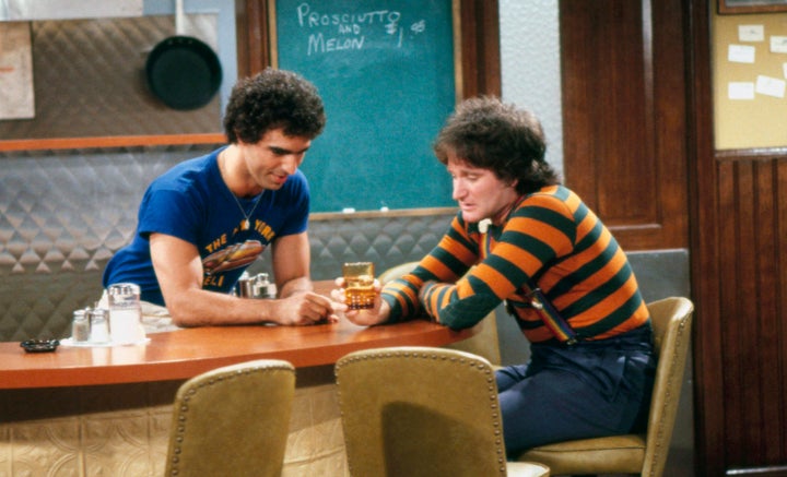 Jay Thomas and Robin Williams on "Mork & Mindy" in 1979.