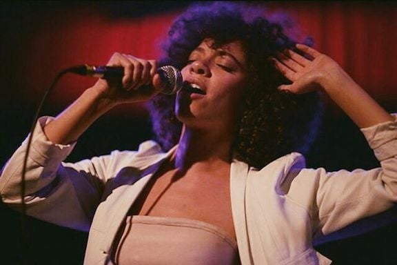 <strong><em>Viaa in performance, Mia at Glaze Fire</em></strong>