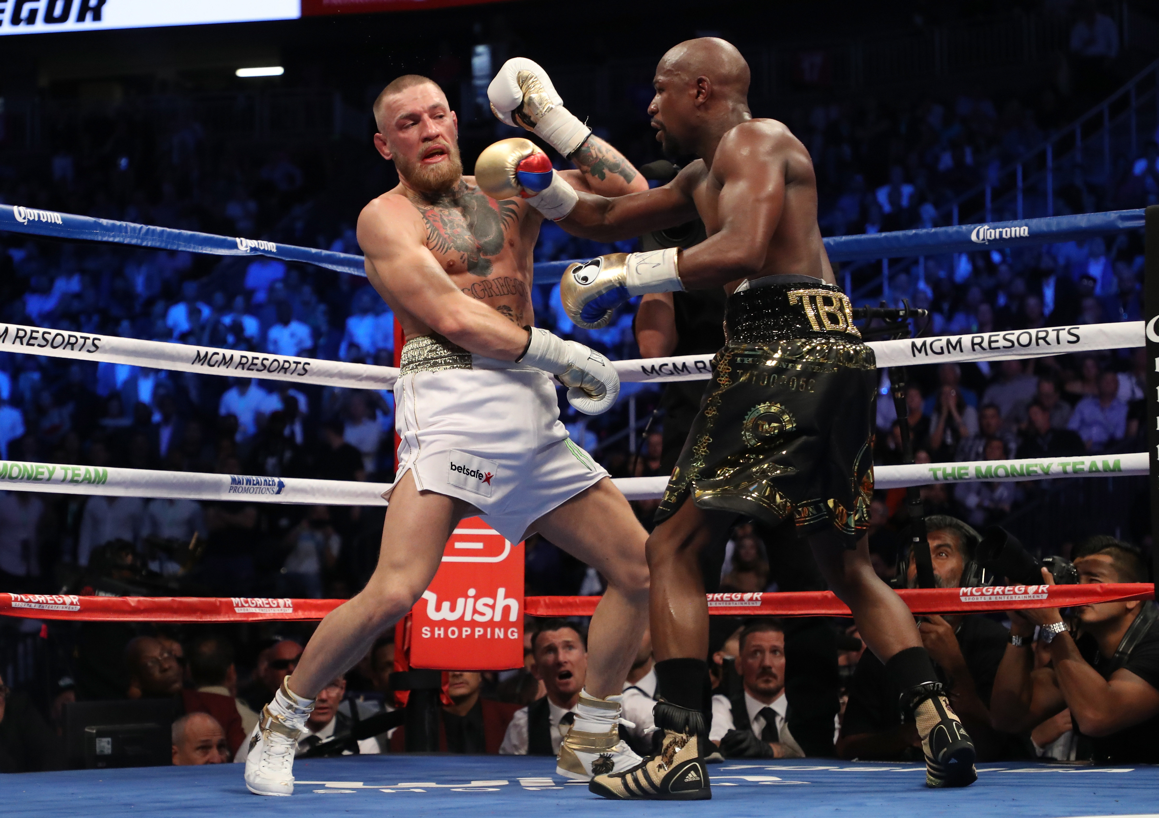 The Most Brutal Photos From The Mayweather-McGregor Fight | HuffPost Sports