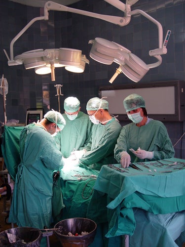 <p>Surgical suite specifically catering to medical tourists in Panama.</p>