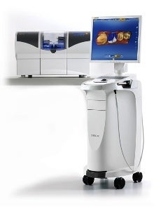 CEREC AC Omnicam CAD/CAM unit used by Dr. Alvarez to do same day crowns, veneers, and smile makeovers