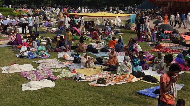 <p>Dera Sacha Sauda followers waiting for CBI court verdict in Panchkula</p>