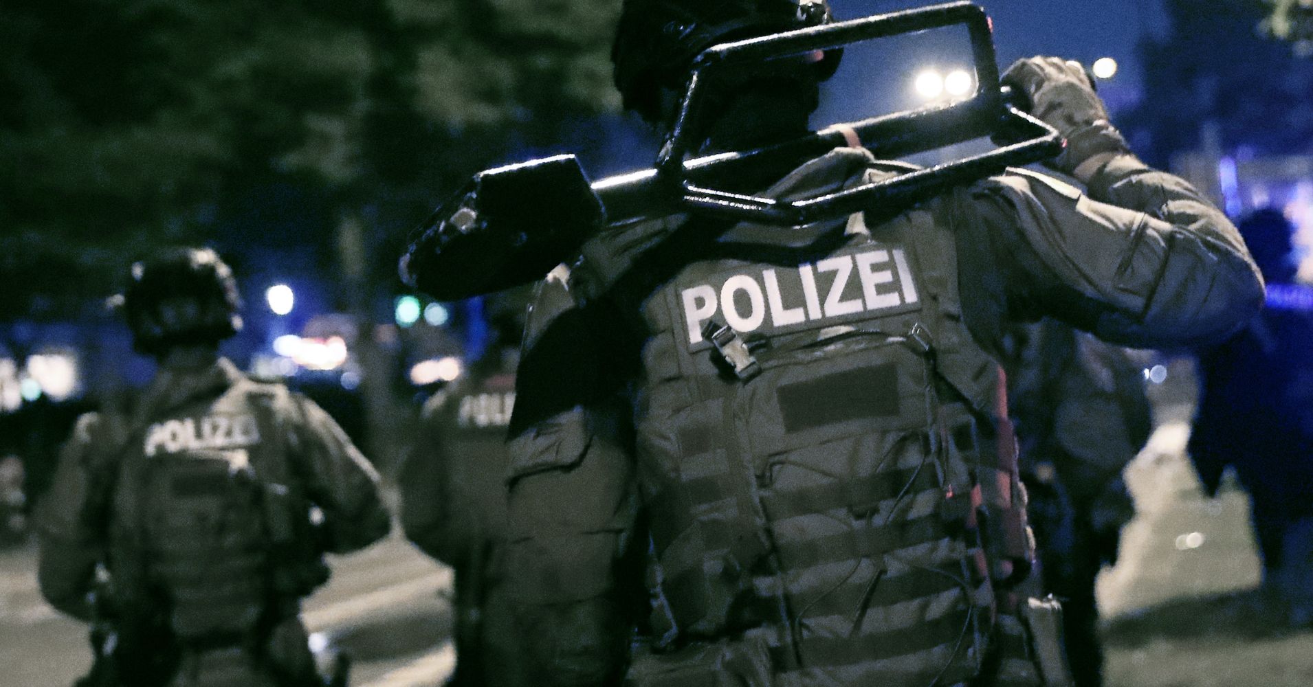 German Police Raid Homes Of Suspects Plotting To Kill Leftist Politicians Huffpost