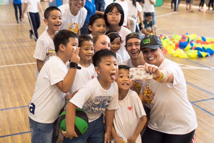 The students of VOLeaders Academy supported Vietnamese kids by hosting sports camps. [Image: VOLeaders Academy Twitter account] 