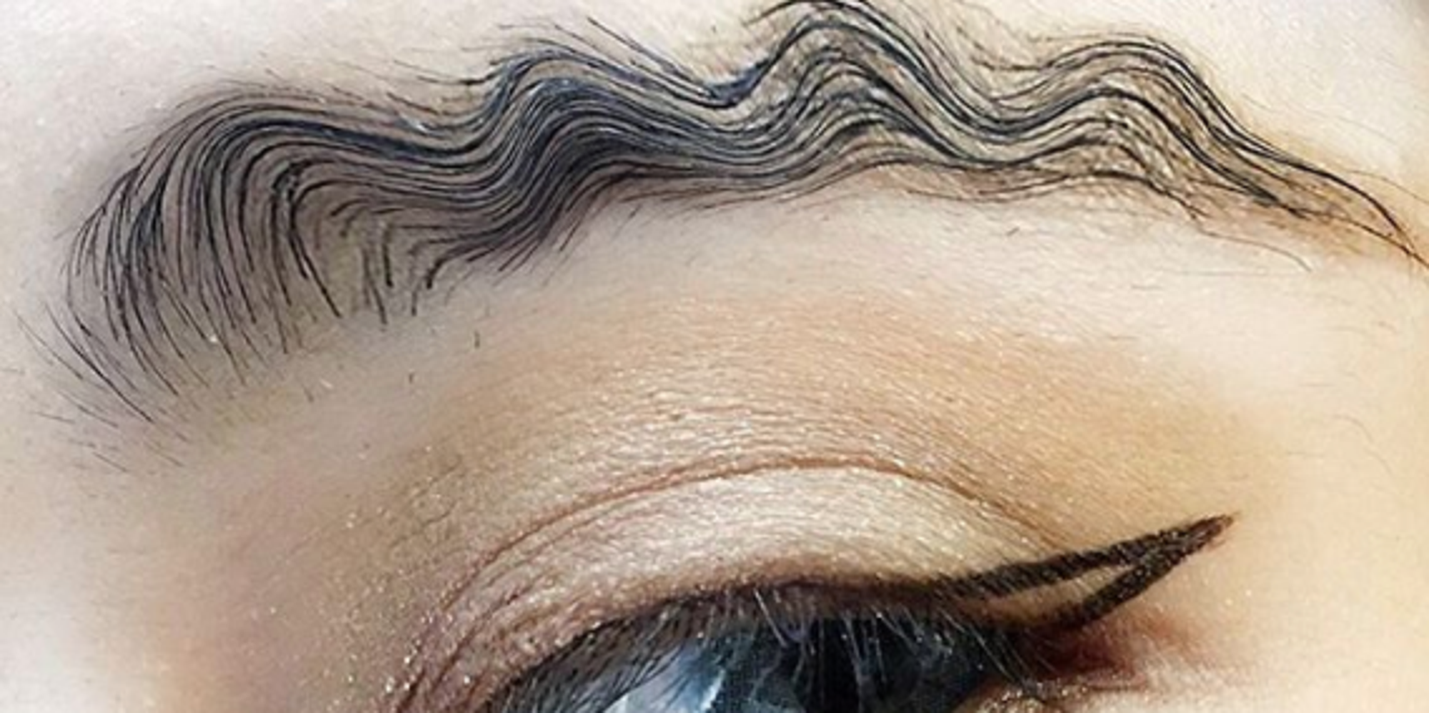 Wiggle Brows Is The Latest Trend From Beauty Bloggers But Twitter Is Having None Of It HuffPost UK