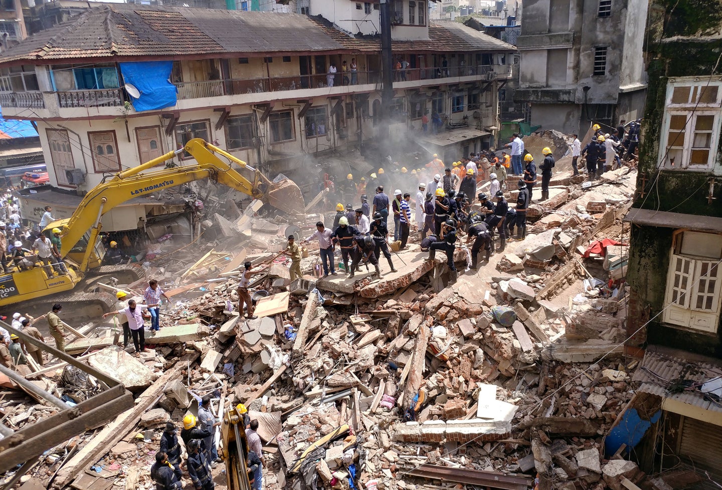 Building Collapse After Torrential Rains Kills At Least 21 In Mumbai ...