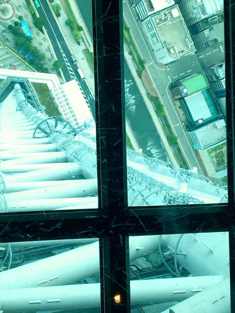 Vertigo-inducing views from the new viewing floor.