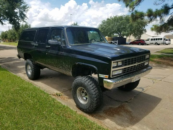 The 1990 Suburban Brandon Parker used to rescue people .