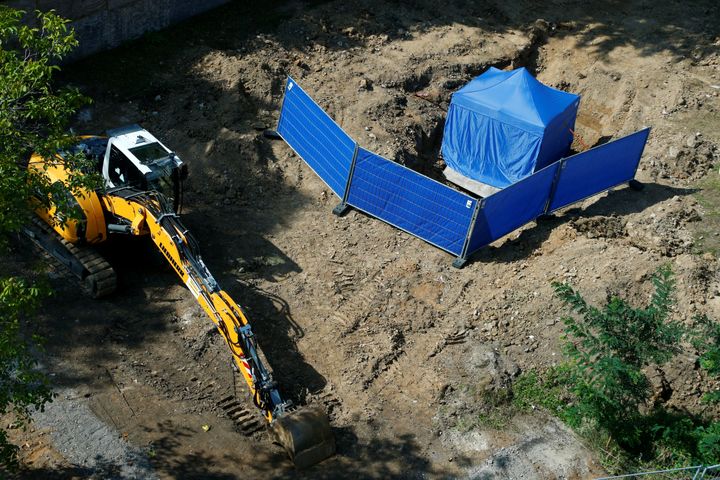 A tent covers the area around an unexploded British World War II bomb which was found during renovation work on a university campus in Frankfurt, Germany, on Sept. 1, 2017.