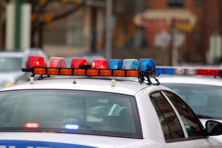 News photographer shot by sheriff’s deputy (huffingtonpost.com)