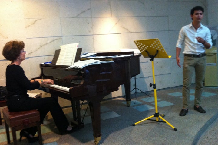 <p>Flicka Rahn teaching one of her students.</p>