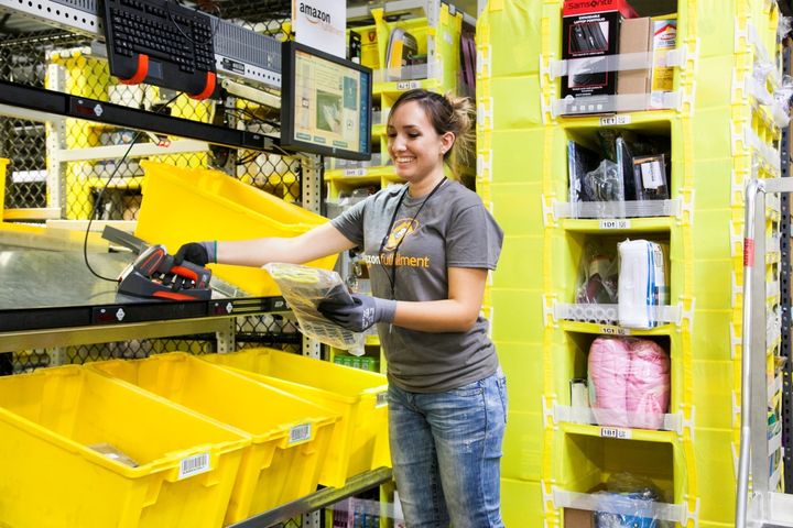  An Amazon employee working as picker at a fulfillment center [Image : Amazon official website] 