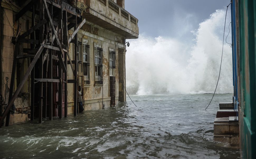 These Photos Show Hurricane Irmas Destructive Path Across The Caribbean Huffpost 4394