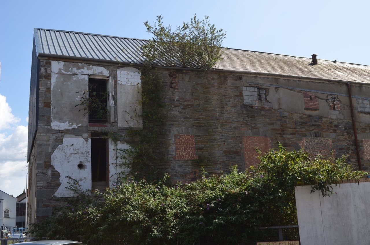 Even though a planning application was approved, no work has taken place and the buildings are continuing to deteriorate