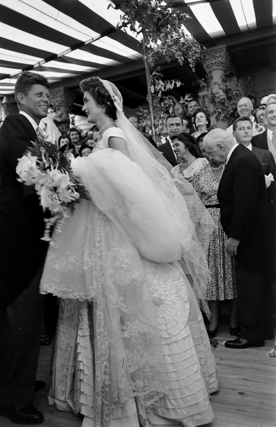 Must-See Photos From John F. Kennedy And Jackie Kennedy's Wedding ...