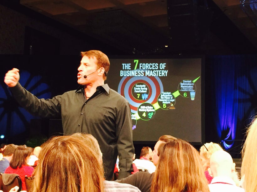 <a rel="nofollow" href="https://www.tonyrobbins.com/" target="_blank">Tony Robbins</a>