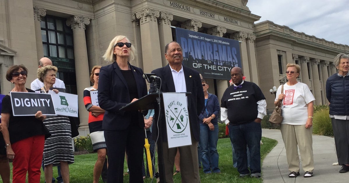 Missouri Activists Gather Outside Civil Rights Exhibit To Denounce ...