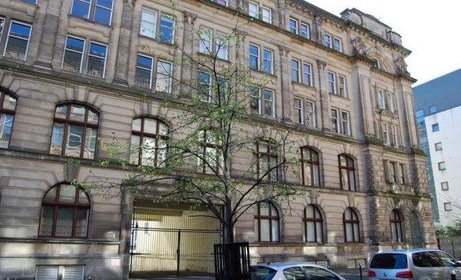This flat has 'great' links to the city centre 