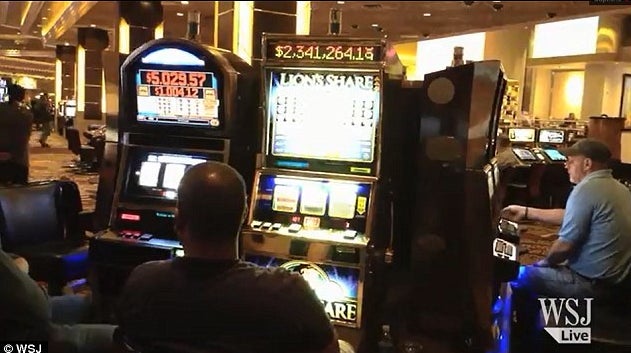 <a rel="nofollow" href="http://www.dailymail.co.uk/news/article-2555025/Who-Lions-Share-Las-Vegas-slot-machine-hit-jackpot-20