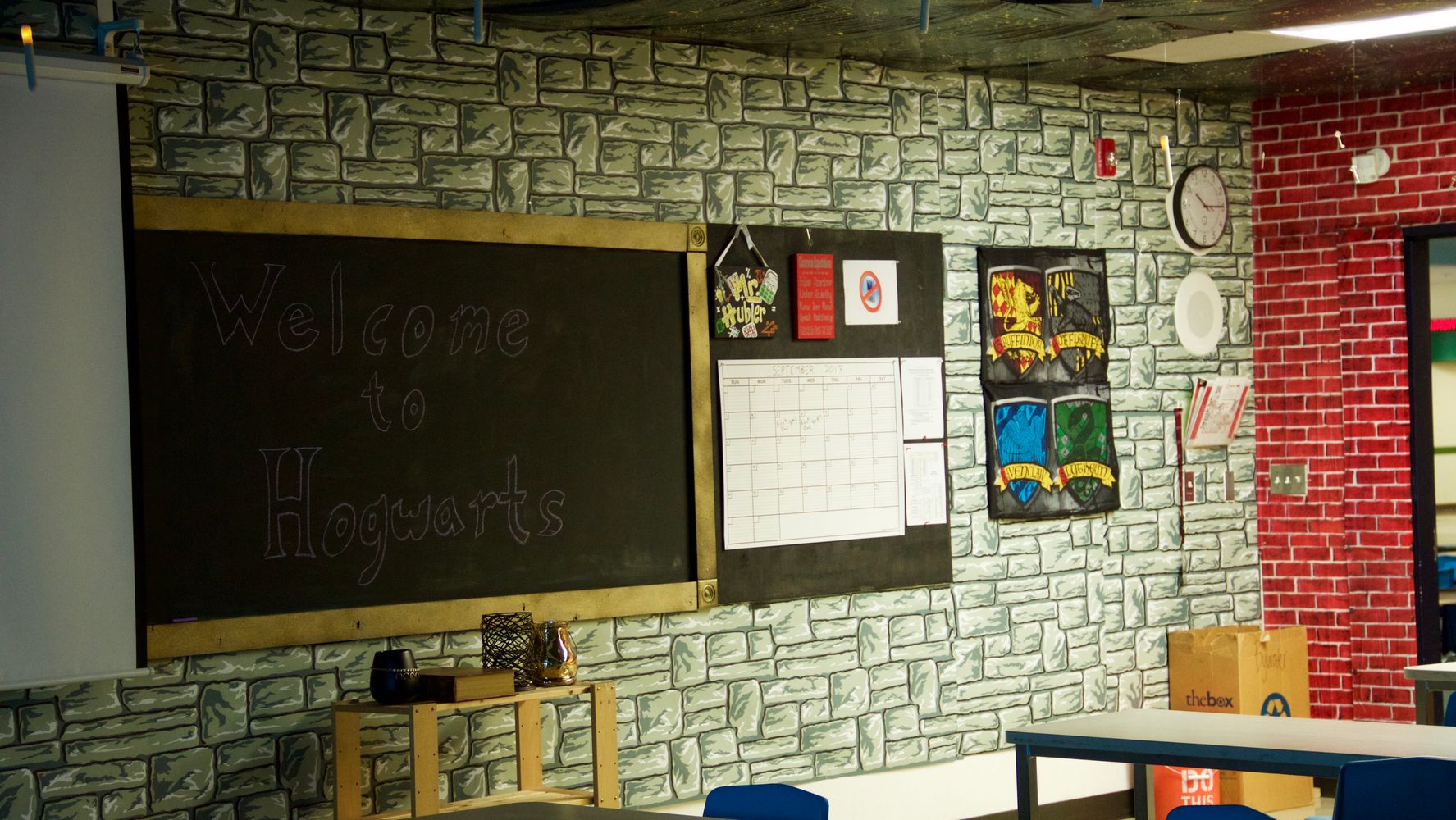 Teacher creates magical 'Harry Potter'-themed classroom to spellbind his  students - ABC News