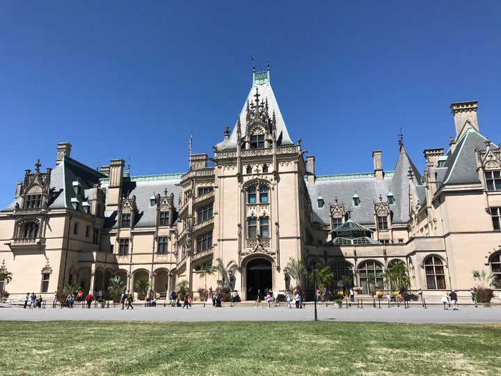<p>Capturing a photo without other tourists is nearly impossible</p>