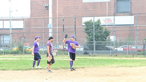 The Grape Dutches take the field.