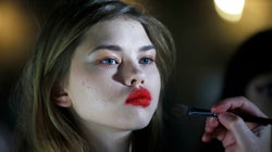 See How London Fashion Week Models Get Ready