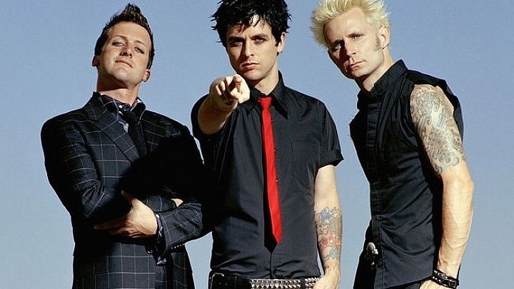Green Day is: Tre Cool (drums), Billie Joe Armstrong (vocals, guitar), Mike Dirnt (bass) (L-R)