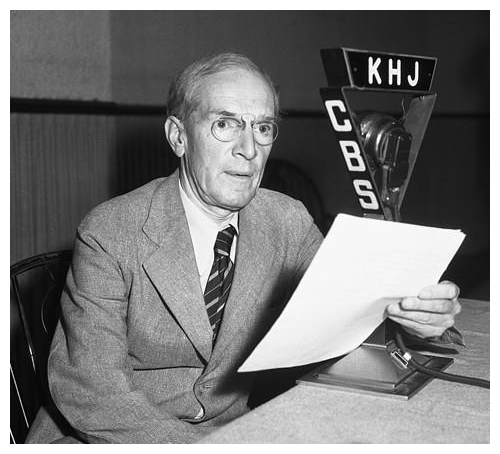 Upton Sinclair broadcasting a radio address during his 1934 campaign for governor of California