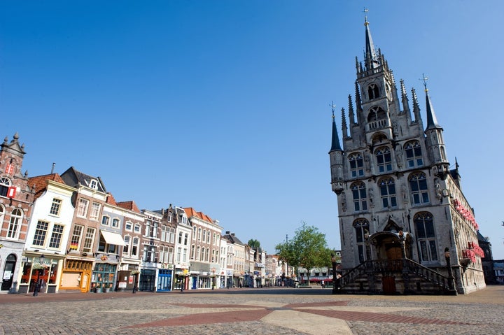 Town Hall in the market square of Gouda, built in 1450.