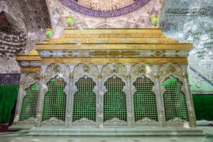 <p>The Holy Grave of Imam Hussain in Karbala, Iraq.</p>
