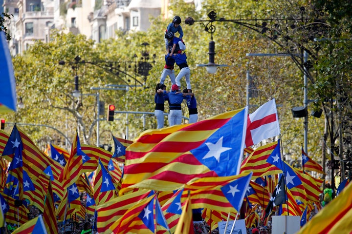 <strong>One million people demonstrated in Barcelona supporting the Catalonia's independence referendum</strong>