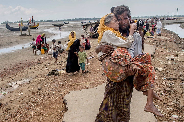 Rohingya refugees arrive in refugee camps in Bangladesh