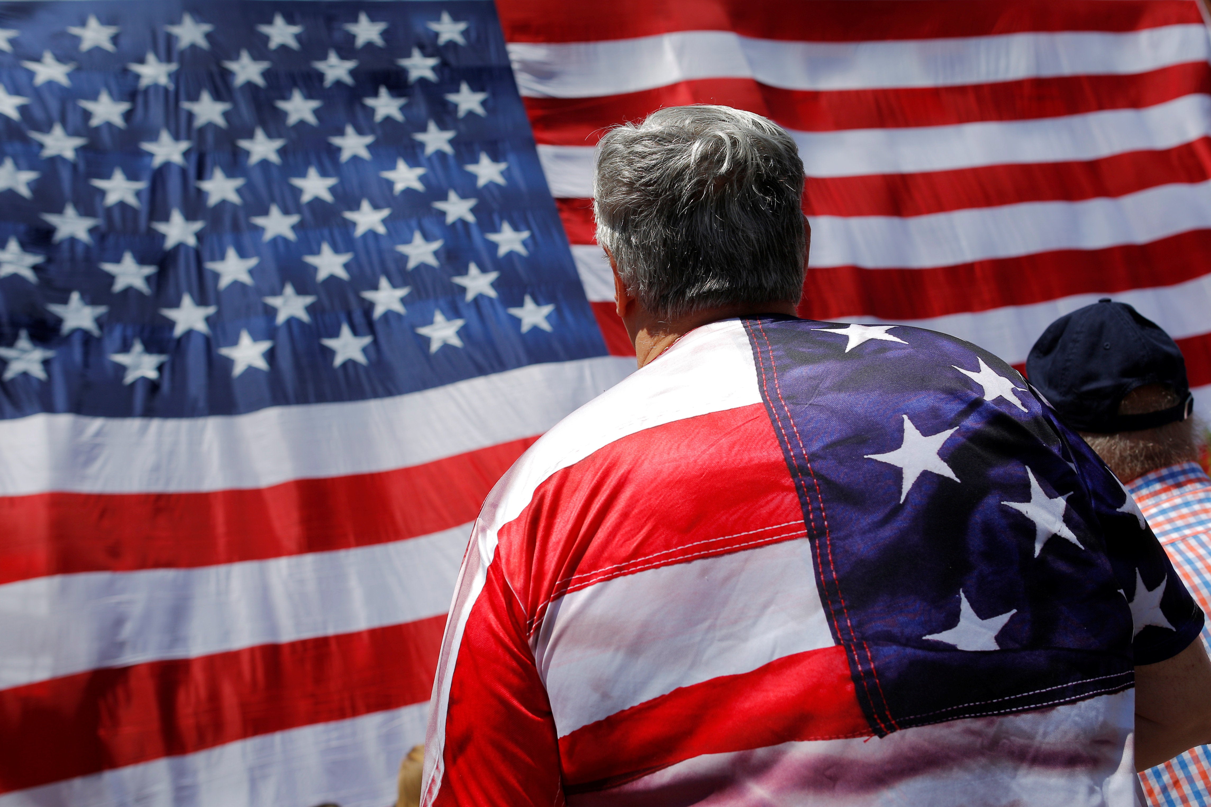 Here Are Some Ways People Disrespect The Flag Daily Based On Flag Code Here Are Some Ways People Disrespect The Flag Daily Based On Flag Code