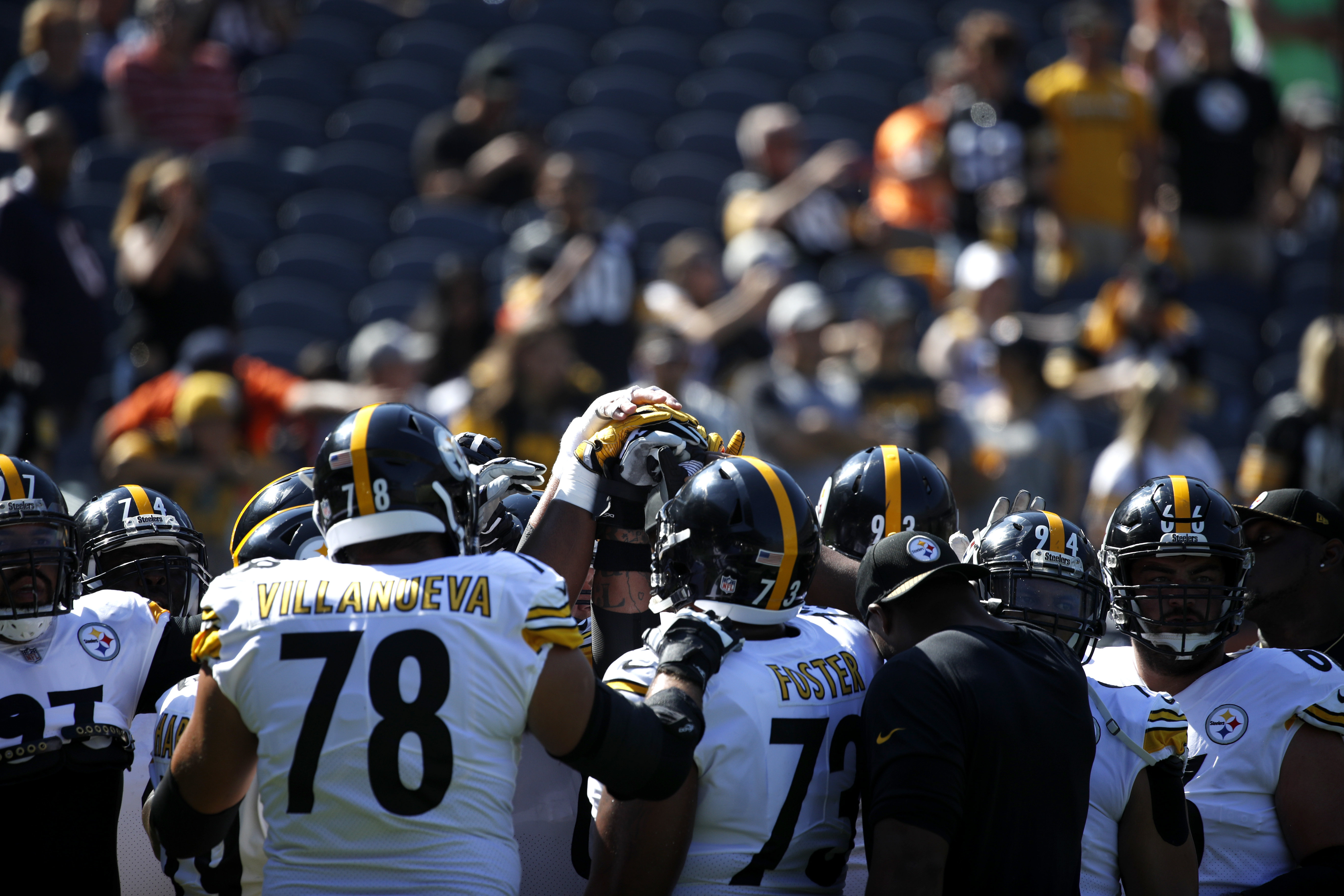 Pittsburgh Steelers Stay Off Field During Anthem, Crowd Boos Them When ...