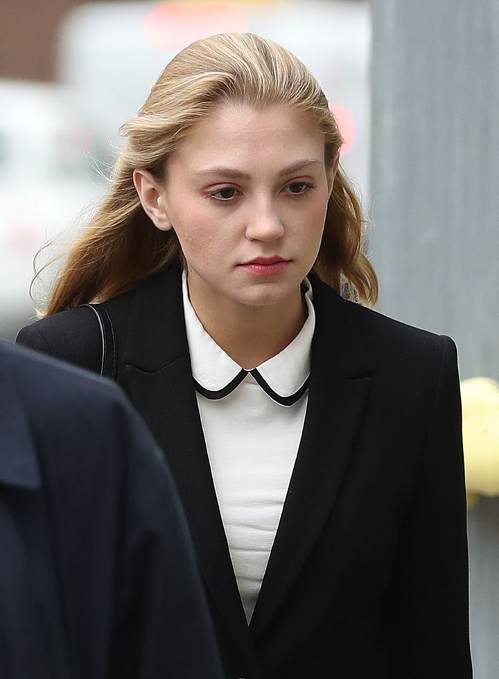 Oxford University student Lavinia Woodward has been given a suspended sentence for stabbing her former boyfriend