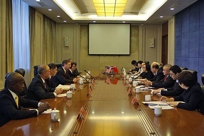 DEA Acting Administrator Chuck Rosenberg meets with Chinese officials from the Ministry of Public Security to discuss law enf