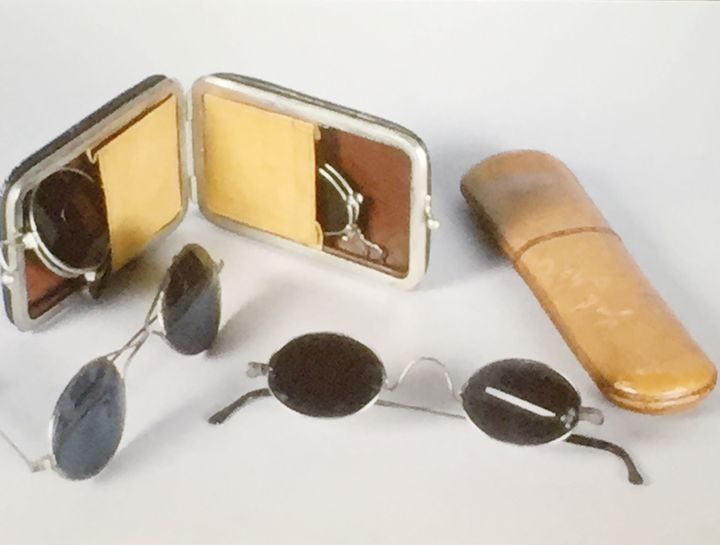 Degas' Glasses