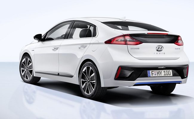 The 2018 Hyundia Ioniq will have an extended range.