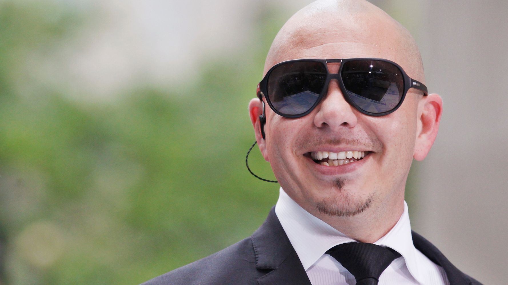 Pitbull Sends Private Jet To Puerto Rico To Pick Up Cancer Patients.