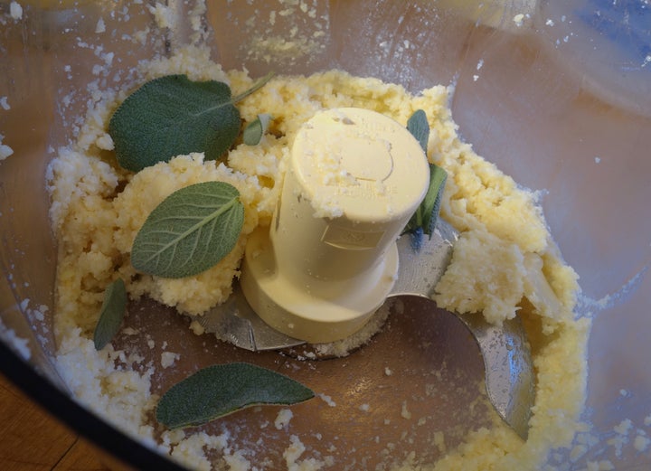 <p>This, but only if you like sage. Parsley would be fine too</p>