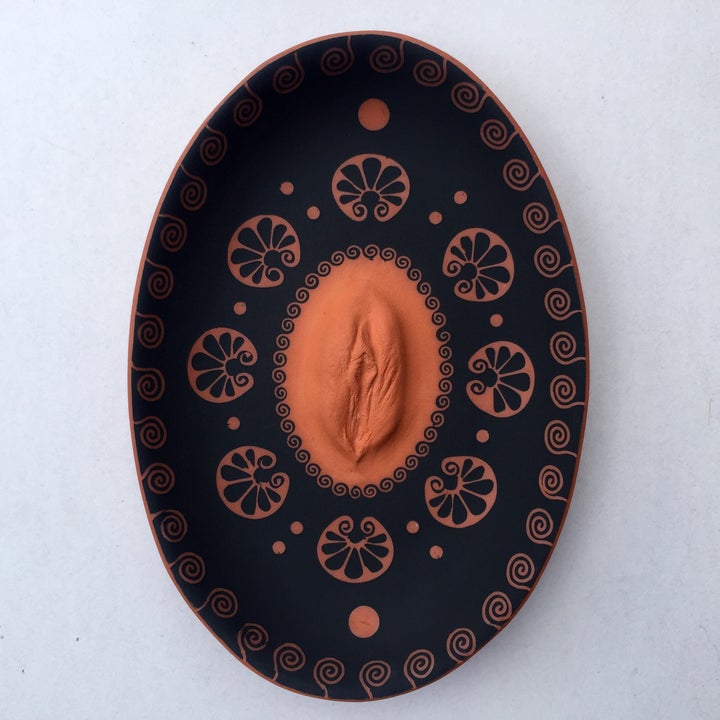 <p>Large serving platter. “Antiquities” collection. Vagina China, 2017.</p>